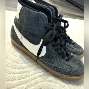 Nike Blazers women’s size 8